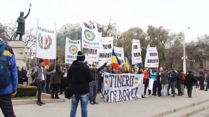 MARŞ la Chişinău. Participanţii au cerut formarea unui Guvern comun pentru RM şi România (VIDEO)