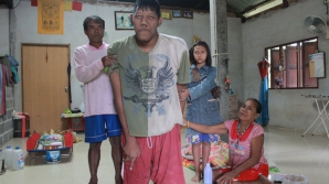 Cel mai înalt om al planetei a murit la 26 de ani. Ce înălțime avea bărbatul  