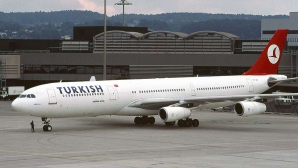 Alertă cu BOMBĂ la bordul unui avion cu peste 250 de pasageri. Aeronava a aterizat de urgenţă