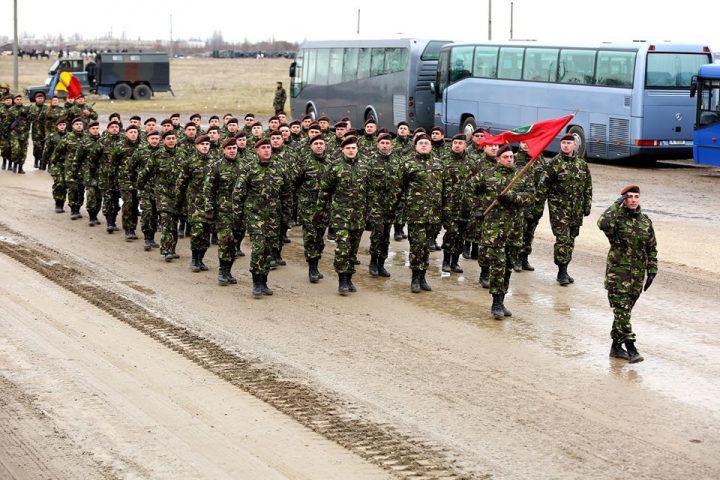 Repetiţii pentru parada din 1 decembrie. Sute de militari români, gata să facă spectacol (FOTOREPORT)