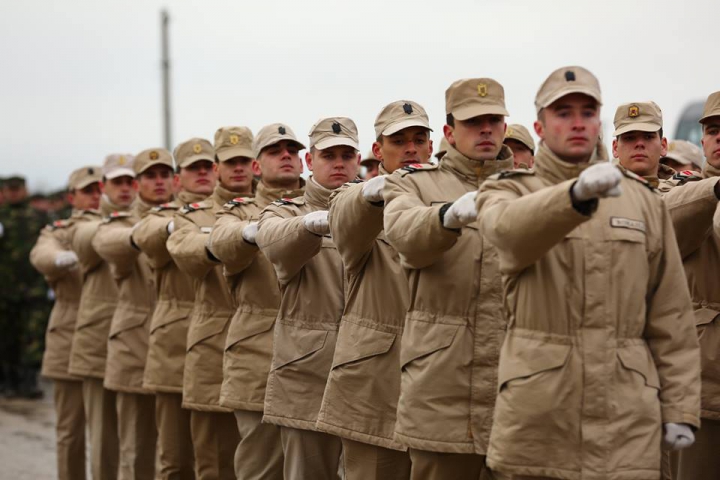 Repetiţii pentru parada din 1 decembrie. Sute de militari români, gata să facă spectacol (FOTOREPORT)