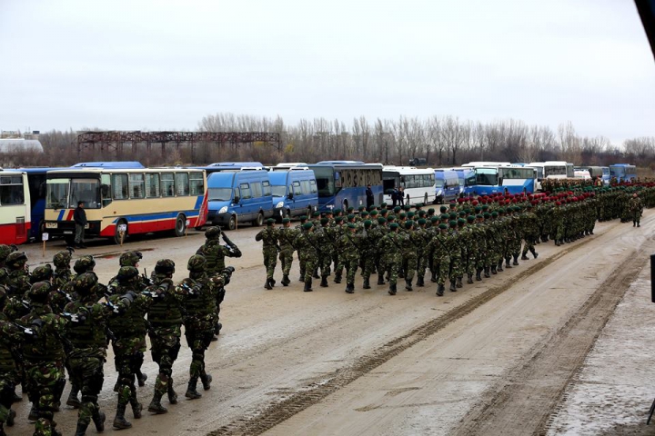 Repetiţii pentru parada din 1 decembrie. Sute de militari români, gata să facă spectacol (FOTOREPORT)