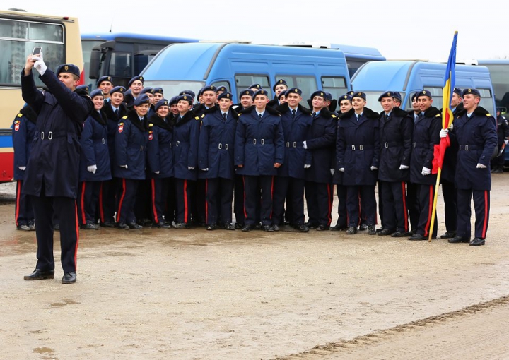 Repetiţii pentru parada din 1 decembrie. Sute de militari români, gata să facă spectacol (FOTOREPORT)