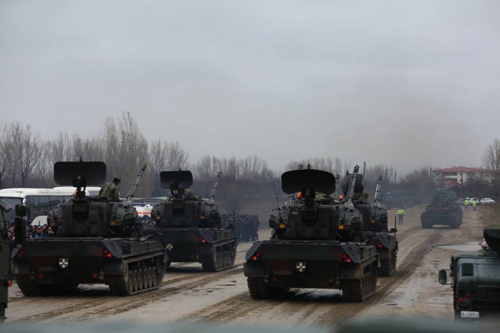 Repetiţii pentru parada din 1 decembrie. Sute de militari români, gata să facă spectacol (FOTOREPORT)