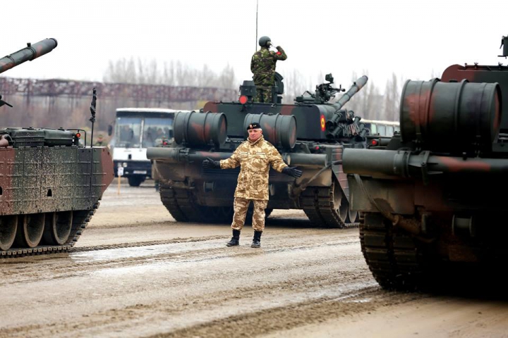 Repetiţii pentru parada din 1 decembrie. Sute de militari români, gata să facă spectacol (FOTOREPORT)