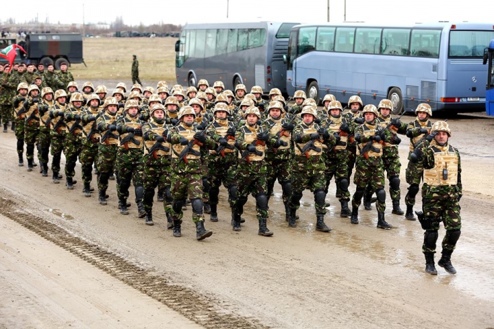 Repetiţii pentru parada din 1 decembrie. Sute de militari români, gata să facă spectacol (FOTOREPORT)