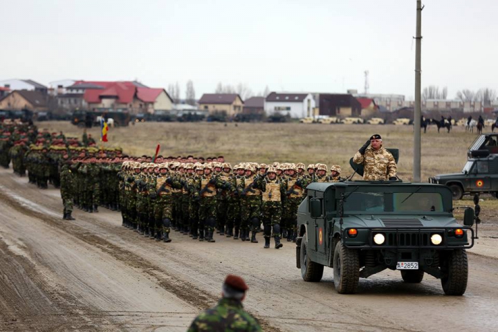 Repetiţii pentru parada din 1 decembrie. Sute de militari români, gata să facă spectacol (FOTOREPORT)