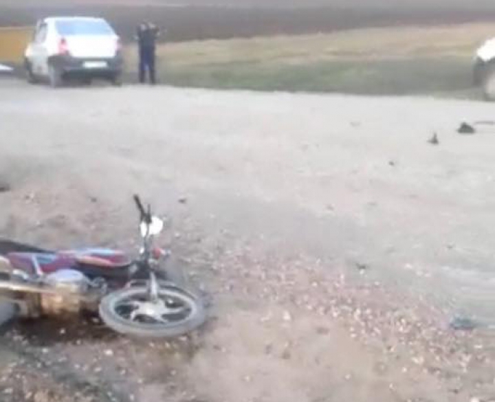 ACCIDENT GROAZNIC în raionul Sîngerei. Şoferul unui vehicul A LOVIT MORTAL un motociclist (FOTO)