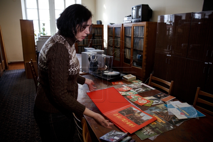 Beatles, Maria Tănase sau Sofia Rotaru. Cum arată cea mai mare colecție de discuri de vinil din Moldova (FOTO)