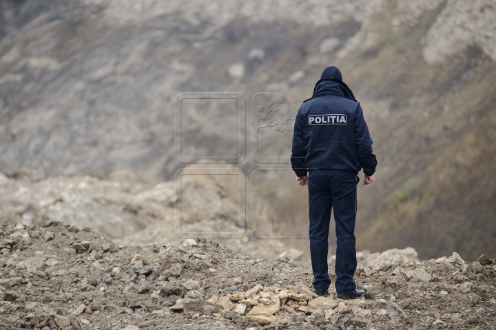 PERICOL la Orhei! O bombă de aviaţie a fost descoperită pe teritoriul unei cariere de piatră (FOTO/VIDEO)