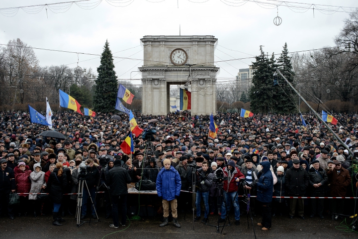 UN NOU PROTEST organizat de Platforma DA. Manifestanţii cer demisia guvernării (FOTO)