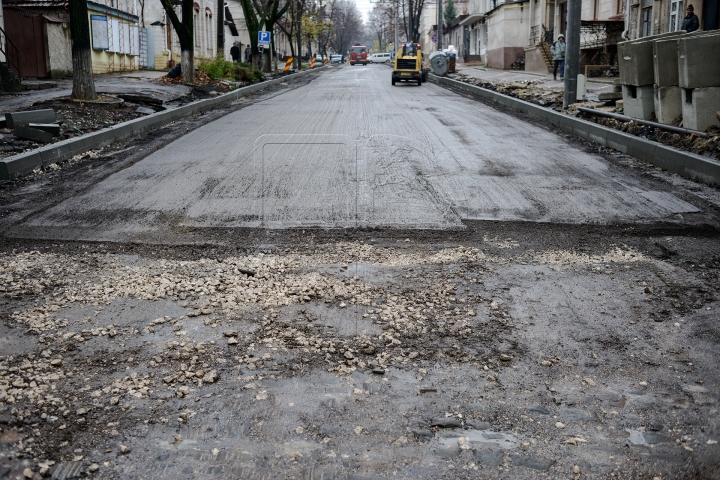 "SUNT VEȘNICE". Descoperire impresionantă sub asfaltul de pe strada Alecsandri din Capitală (FOTO)