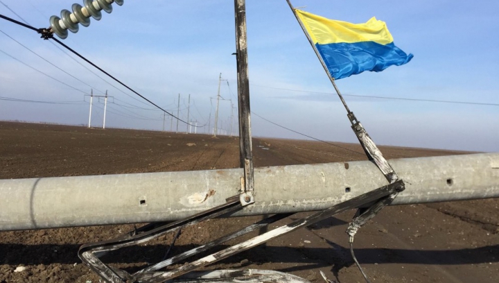 Activiştii ucraineni au blocat accesul către liniile electrice avariate din Crimeea