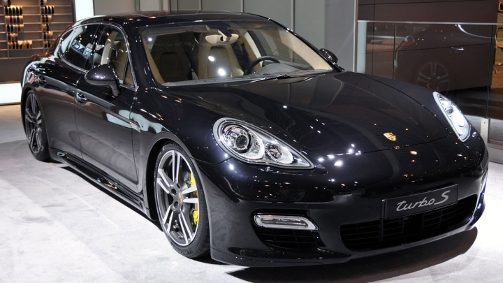 Confort la viteză maximă! Top 5 cele mai rapide maşini de lux