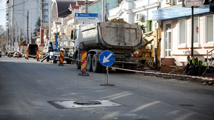 "SUNT VEȘNICE". Descoperire impresionantă sub asfaltul de pe strada Alecsandri din Capitală (FOTO)