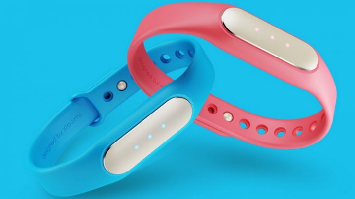 Xiaomi lansează o versiune îmbunătăţită a brăţării de fitness Mi Band