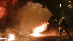 Comemorare VIOLENTĂ în centrul Atenei. Cel puţin 18 oameni au fost reţinuţi