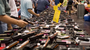 În ciuda atacurilor din ultima vreme, în SUA a fost înregistrat un număr RECORD de cumpărători de arme