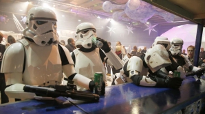 AGITAŢIE la Paris. A fost organizată o petrecere în cinstea noului film "Star Wars" (VIDEO)