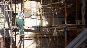 Guvernul de la Moscova a decis: Rusia va reduce cotele pentru forţa de muncă străină