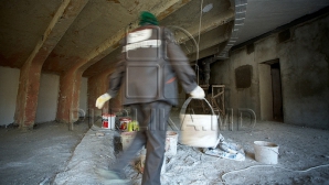 "A turnat beton peste noi!" SCANDALUL între primarul din Băcioi şi vecina sa IA AMPLOARE (VIDEO)