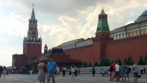 Ruşii, afectaţi de sancţiuni, vor relaţii bune cu Occidentul. Ce spun despre SUA, Europa şi Ucraina