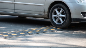 Limitatoarele de viteză dispar de la zebrele din Chişinău. CE SE ÎNTÂMPLĂ
