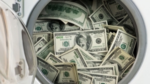 Un bancher rus, implicat în schema de spălare de bani prin băncile din Moldova, căutat de Interpol