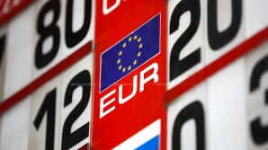 CURS VALUTAR 16 decembrie 2015: Leul se apreciază în raport cu moneda unică europeană
