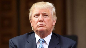 Donald Trump, ATACAT de un vultur în timpul unei şedinţe foto pentru revista Time (VIDEO)