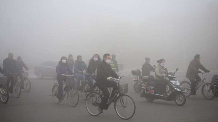 Autorităţile chineze, în alertă: 50 de oraşe sunt acoperite de un smog intens