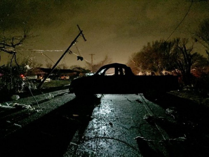 Dezastru apocaliptic. Ce a rămas din ORAŞELE LOVITE DE TORNADE în sudul SUA (GALERIE FOTO)