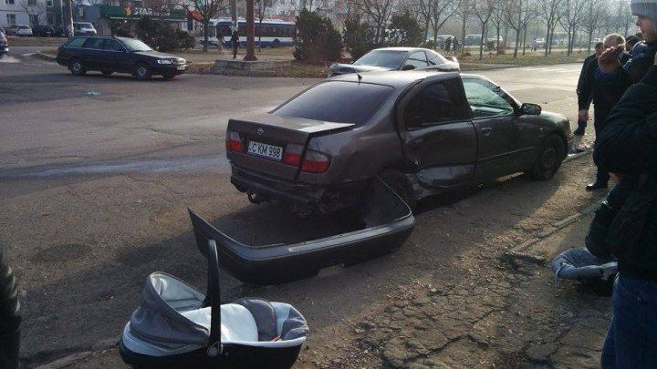 GRAV accident rutier la Ciocana! Într-o maşină se aflau doi copii minori (FOTO)