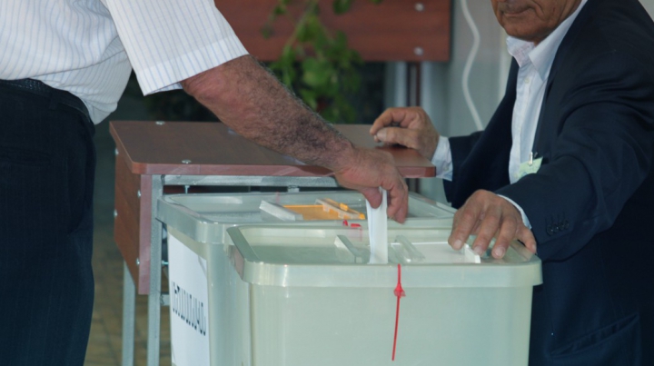 Referendum în Armenia. Oamenii aleg între un sistem de guvernare prezidențial sau unul parlamentar