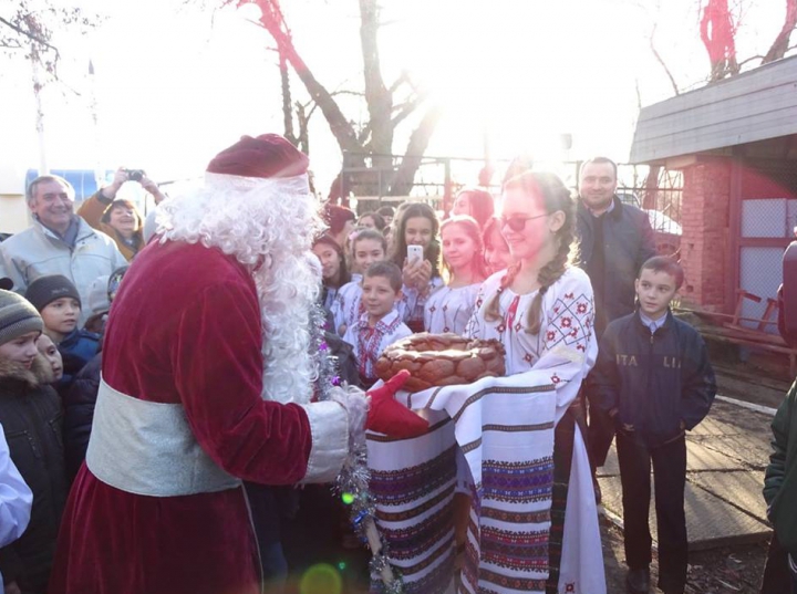 Directorul CFM și Moș Crăciun au ajuns cu trenul la Tiraspol și Tighina (FOTO/VIDEO)