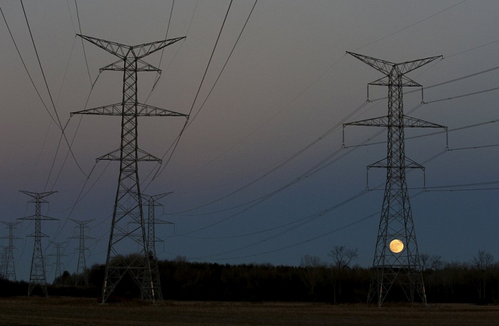 Pentru prima dată în ultimele patru decenii. Poze SPECTACULOASE cu Luna PLINĂ de Crăciun