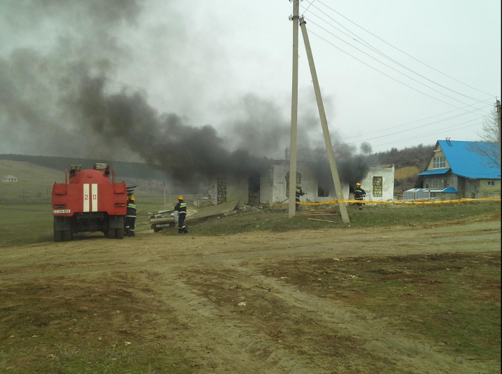 Situaţie excepţională la Criuleni. Cum au făcut faţă salvatorii în cazul unui cutremur simulat (VIDEO)