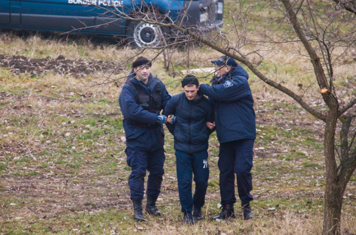 În aşteptarea refugiaţilor. Poliţiştii de frontieră îşi fac planuri cum să le facă faţă (FOTO) 