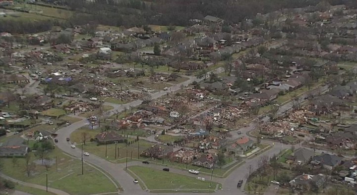 Dezastru apocaliptic. Ce a rămas din ORAŞELE LOVITE DE TORNADE în sudul SUA (GALERIE FOTO) 