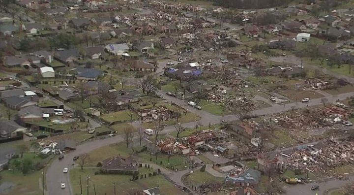 Dezastru apocaliptic. Ce a rămas din ORAŞELE LOVITE DE TORNADE în sudul SUA (GALERIE FOTO) 