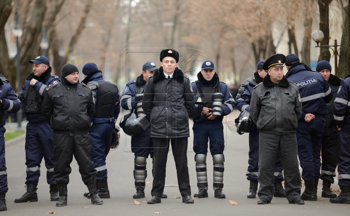 De la Condrița, la Chișinău. Ce au făcut Usatîi și susținătorii săi la Reședința de Stat (FOTOREPORT)