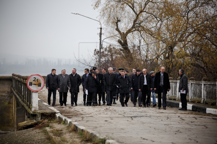 Premierul interimar: Lacul Ghidighici ar putea fi păzit de Armata Naţională (FOTO)