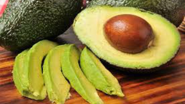 Avocado, fructul minune pentru sănătate şi frumuseţe. Reţete naturiste care îţi vor prinde bine