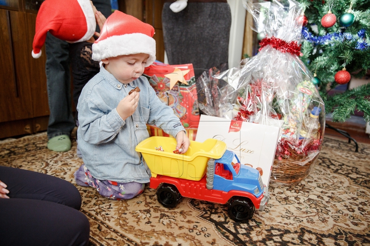 Premieră pentru o familie cu 10 copii din Drochia. Ce daruri a primit din partea Edelweiss (FOTOREPORT)