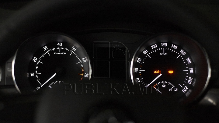 SFATURI utile pentru şoferi: Cum să alungi somnolenţa în timp de conduci