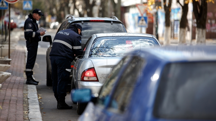 Cutii cu surprize la Bender! Ce au descoperit poliţiştii într-un automobil în timpul unui control