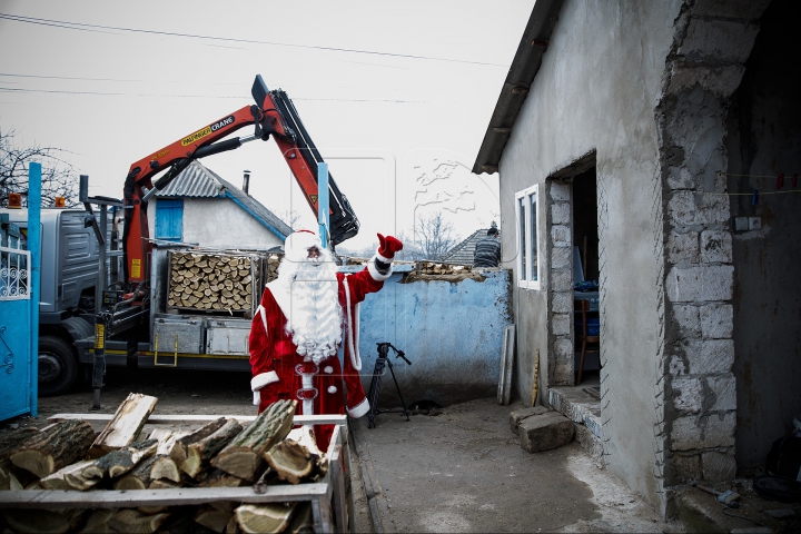 Moş Crăciun EXISTĂ. Cum i-a îndeplinit solicitarea unui băieţel din Măşcăuţi, Criuleni (FOTO REPORT)