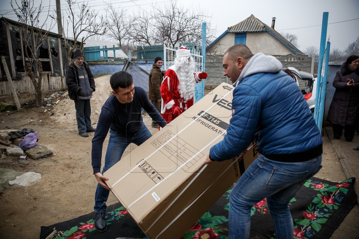 Moş Crăciun EXISTĂ. Cum i-a îndeplinit solicitarea unui băieţel din Măşcăuţi, Criuleni (FOTO REPORT)