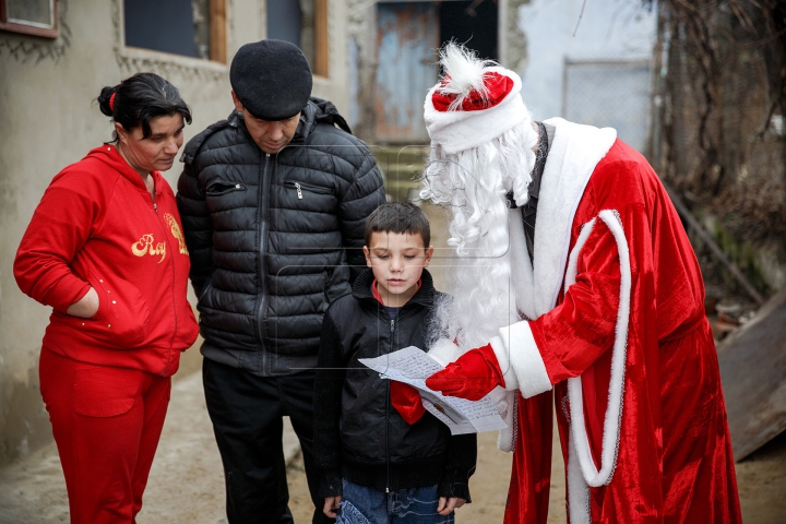 Moş Crăciun EXISTĂ. Cum i-a îndeplinit solicitarea unui băieţel din Măşcăuţi, Criuleni (FOTO REPORT)