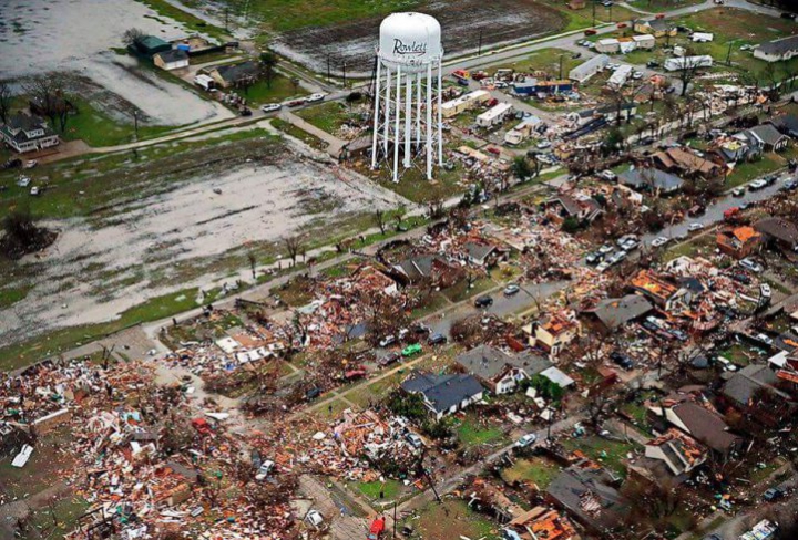 Dezastru apocaliptic. Ce a rămas din ORAŞELE LOVITE DE TORNADE în sudul SUA (GALERIE FOTO) 